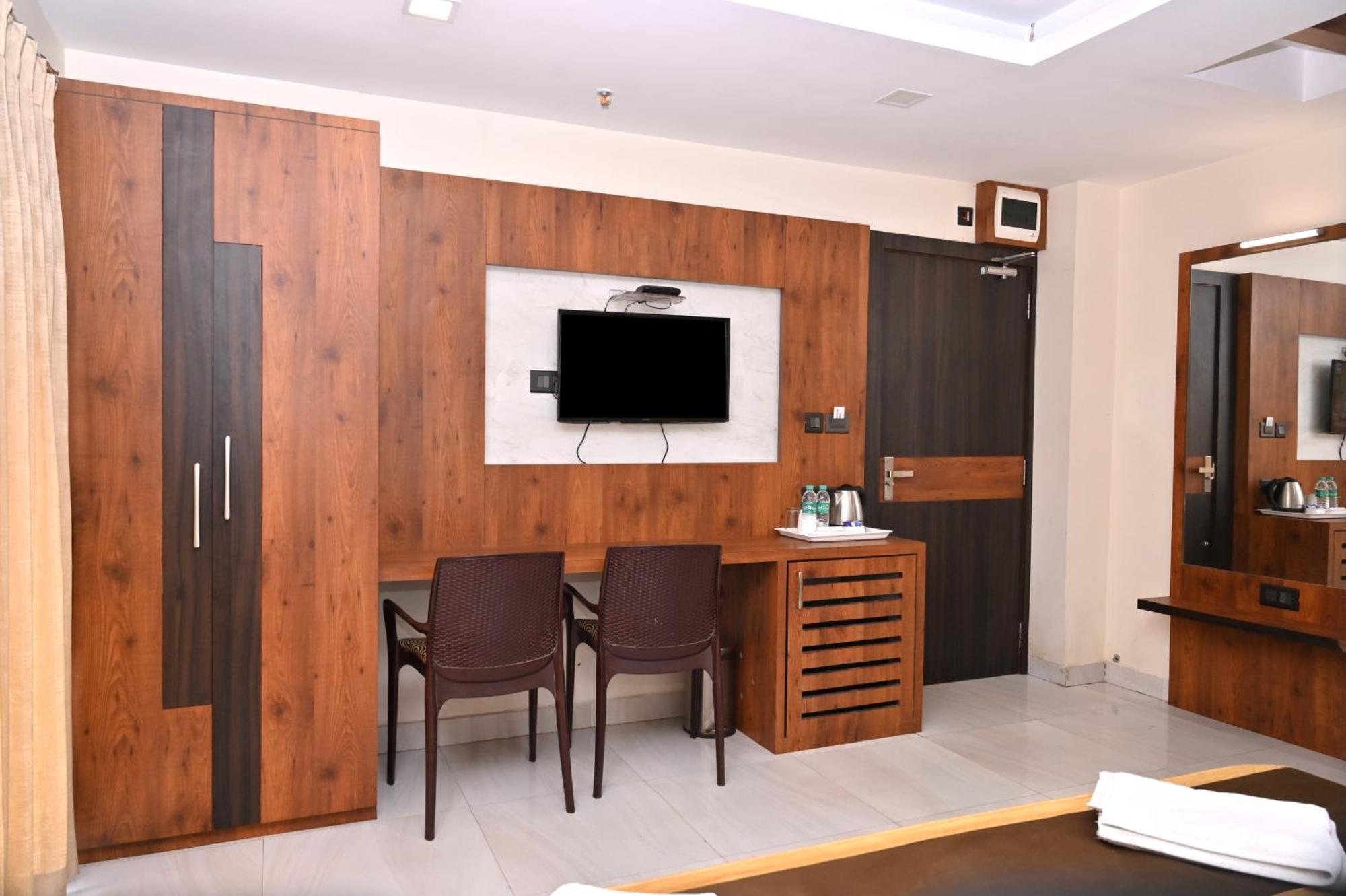 Hotel Silver Land New Digha With Rooftop Pool Exterior photo